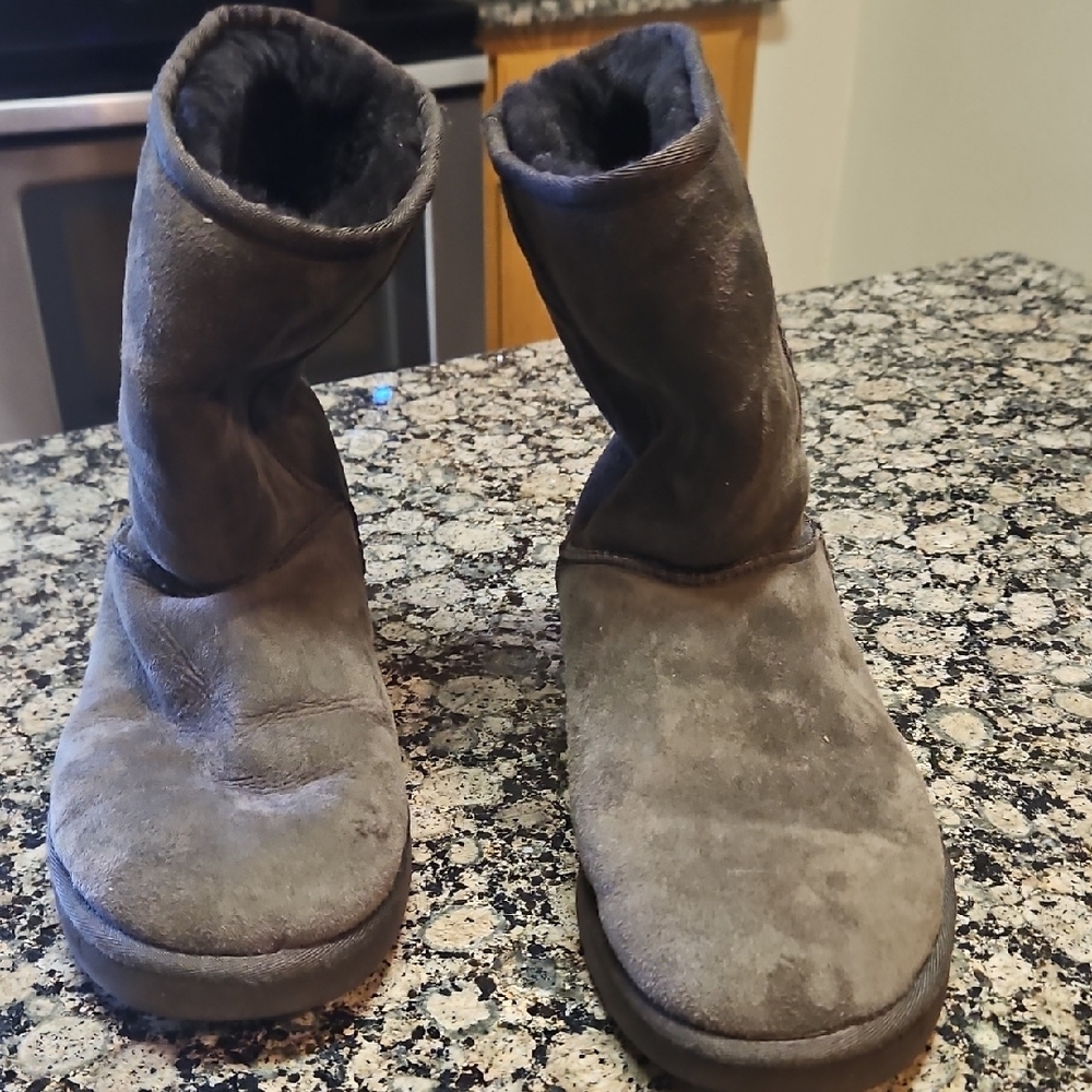 UGG Women's Winter Boots - Dark Brown Size 10W